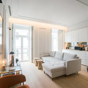 https://luxury-condo-in-heart-of-baixa-chiado.hotels-lisbon-portugal.com